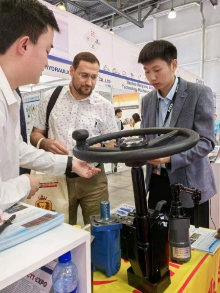 泰安同科液压设备有限公司在俄罗斯举办的ctt工程机械展会中圆满完成了参展任务